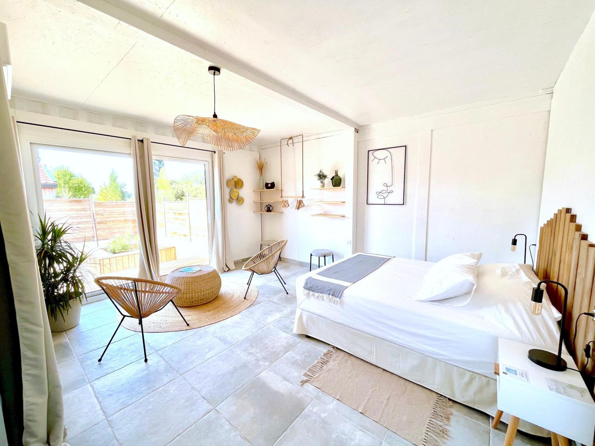 Nuiki Lodges - Chambres D'Hotes Montségur-sur-Lauzon Kültér fotó